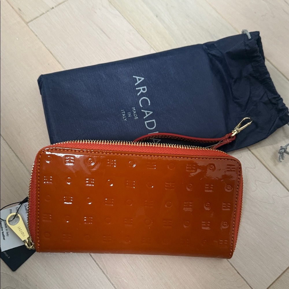 Arcadia Patent leather wallet brown orange camel brown